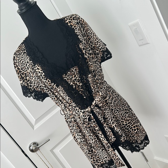 NWOT 2pcs Robe and Nightie